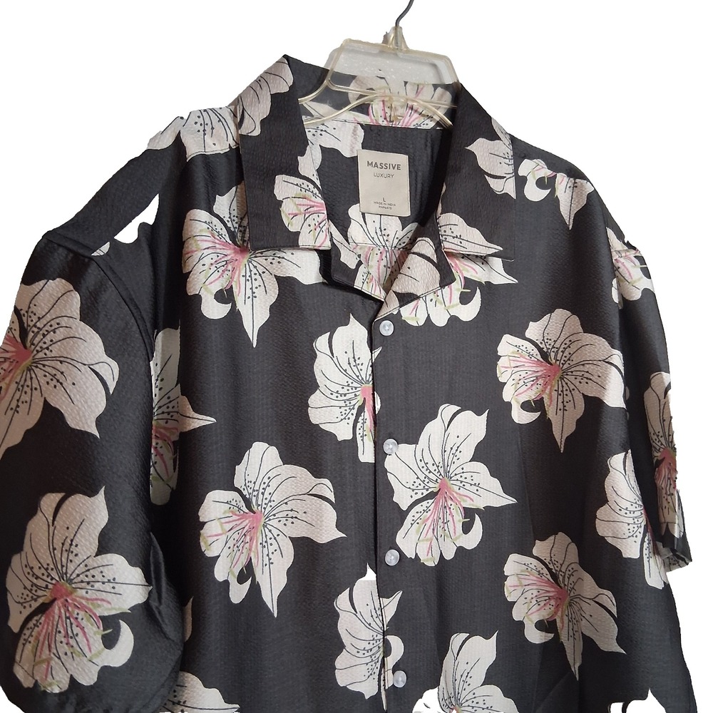 Massive Luxury Men L Button Down Casual Floral Hawiian Style Short Sleeve‎ NWT